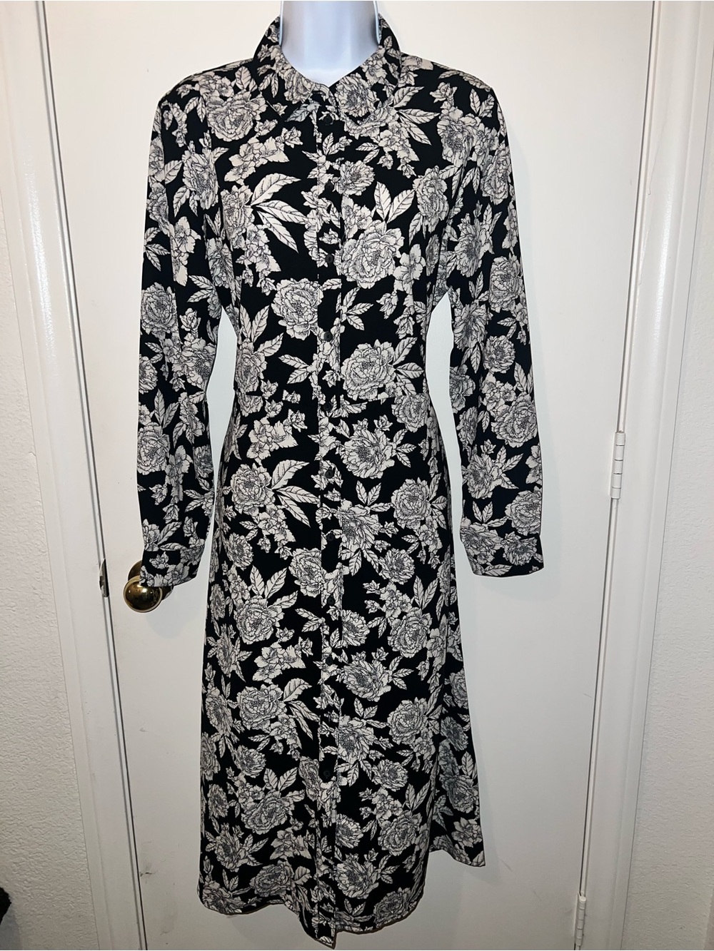 Black and White Floral Long-Sleeve Button-Front Dress